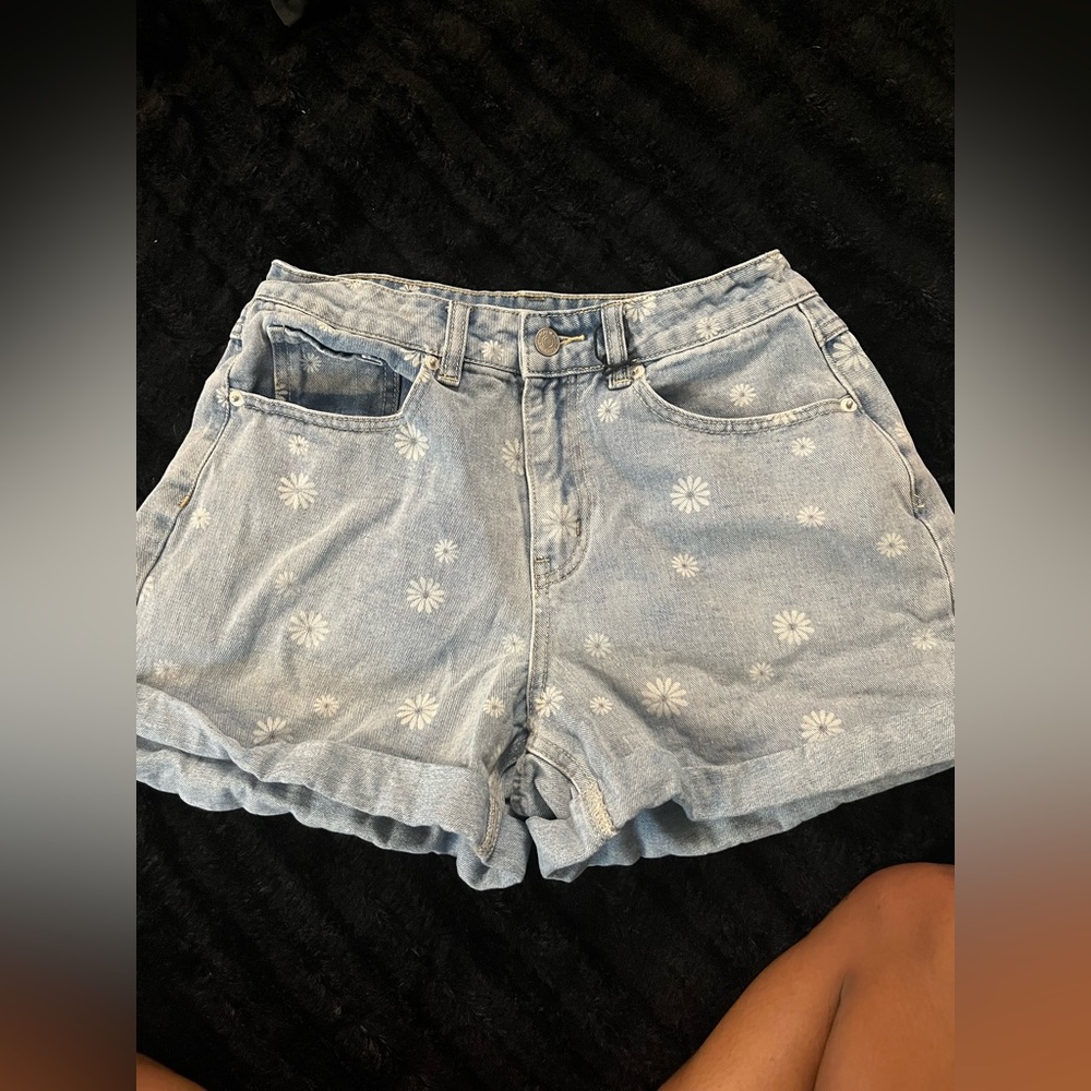 light blue flower pattern jean shorts